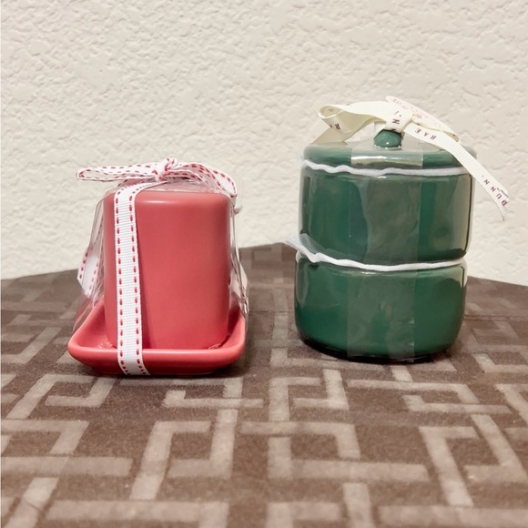 Rae Dunn red SALT & PEPPER mug shakers and green SALT & PEPPER stackers - Picture 2 of 5